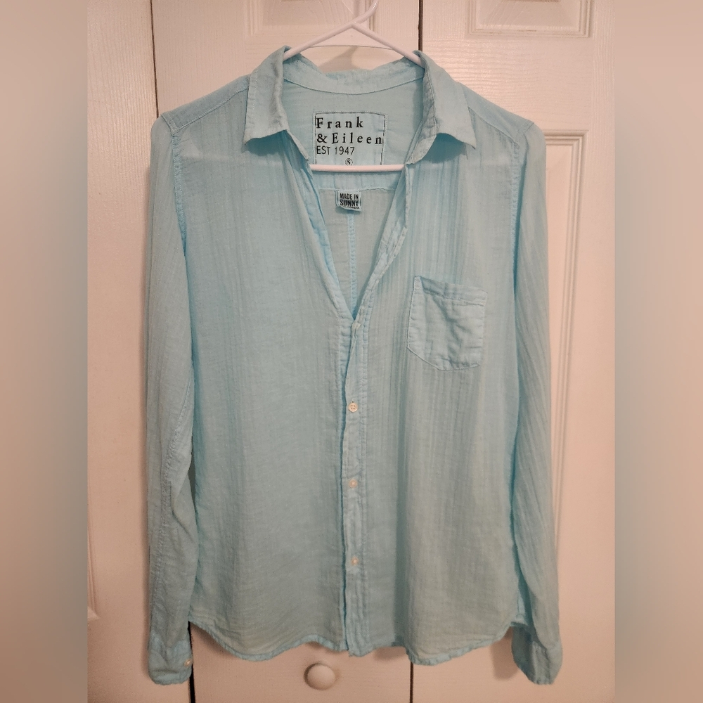 Frank & Eileen Light Blue "Barry" Shirt Size Small